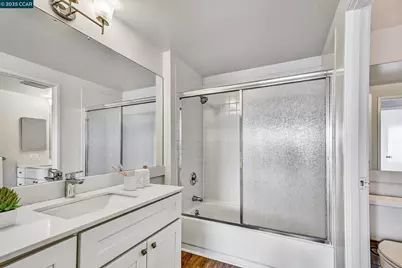 6363 Christie Ave #1803, Emeryville, CA 94608 - Photo 17