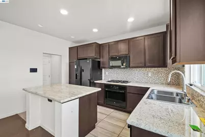 2746 Gracie Pl, Fairfield, CA 94533 - Photo 25