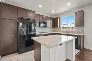 2746 Gracie Pl, Fairfield, CA 94533 - Photo 23