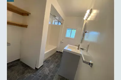 2221 80th Ave, Oakland, CA 94605 - Photo 9