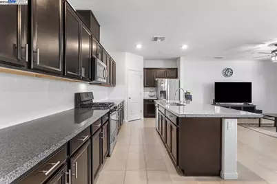 407 Sacramento St, Lathrop, CA 95330 - Photo 15