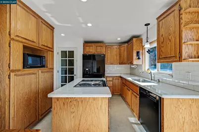 2543 Francis Dr, Pinole, CA 94564 - Photo 17