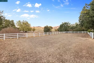 350 Pine Creek Rd, Walnut Creek, CA 94598 - Photo 45