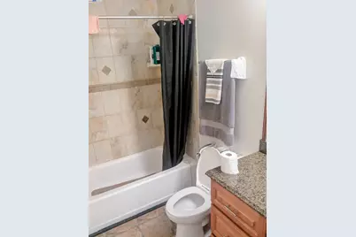 1704 Dalessi Dr, Pinole, CA 94564 - Photo 11