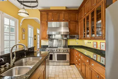 2070 Bush St, San Francisco, CA 94115 - Photo 5