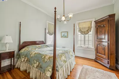 2070 Bush St, San Francisco, CA 94115 - Photo 23