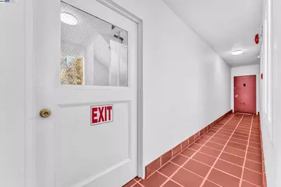 1260 Clay St #207, San Francisco, CA 94108 - Photo 19