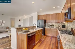 5660 Vista Dr, Richmond, CA 94806 - Photo 3