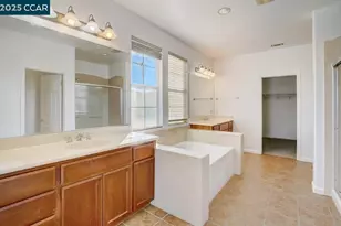 5660 Vista Dr, Richmond, CA 94806 - Photo 7