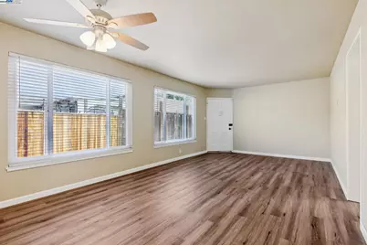 1351 Peach Ct, San Jose, CA 95116 - Photo 31