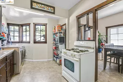 2550 Pleasant St, Oakland, CA 94602 - Photo 13