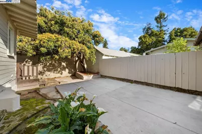 2550 Pleasant St, Oakland, CA 94602 - Photo 29