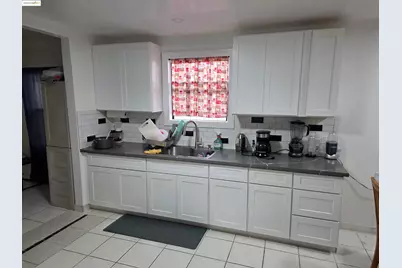 9821 E St, Oakland, CA 94503 - Photo 7
