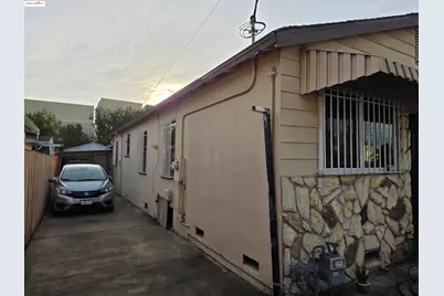 9821 E St, Oakland, CA 94503 - Photo 3