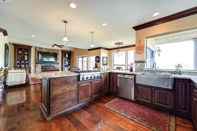 1310 Hampton Ct, Discovery Bay, CA 94505 - Photo 19