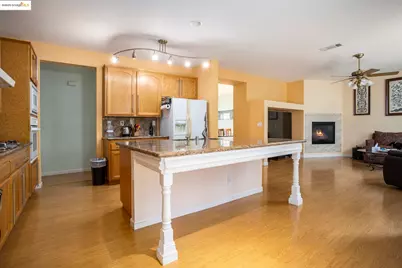 1126 Oakpoint Dr, Bay Point, CA 94565 - Photo 9