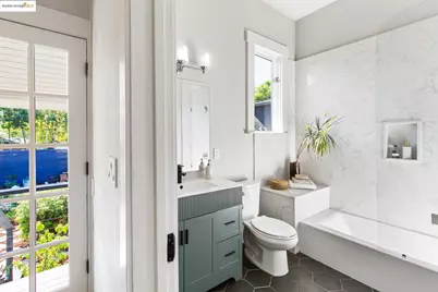 1023 54th St, Oakland, CA 94608 - Photo 25