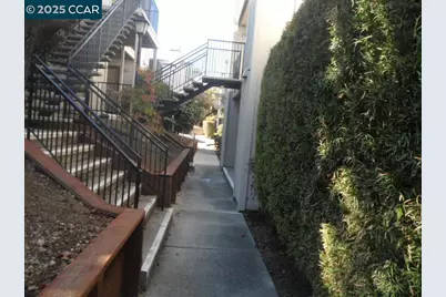 1405 Hull Ln, Martinez, CA 94553 - Photo 3