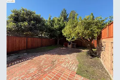 17453 Via Valencia, San Lorenzo, CA 94580 - Photo 25