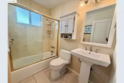 17453 Via Valencia, San Lorenzo, CA 94580 - Photo 15