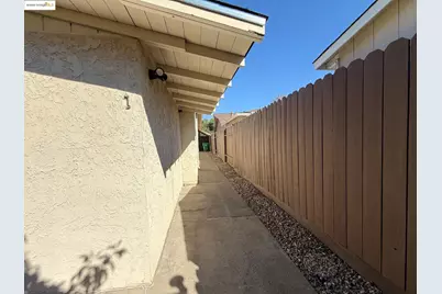 17453 Via Valencia, San Lorenzo, CA 94580 - Photo 27