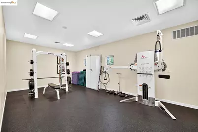 162 Lakeshore Ct, Richmond, CA 94804 - Photo 35