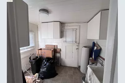 699 33rd St, Oakland, CA 94609 - Photo 13