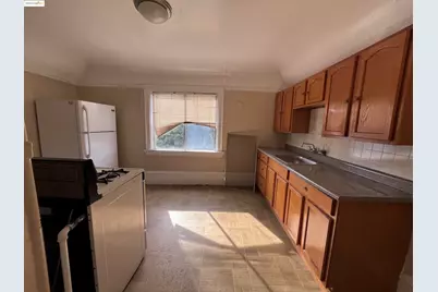 699 33rd St, Oakland, CA 94609 - Photo 21
