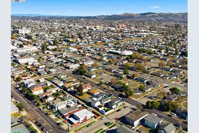 261 13th St, Richmond, CA 94804 - Photo 33