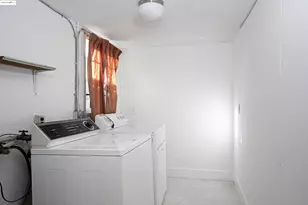 7601 Holly St, Oakland, CA 94621 - Photo 45