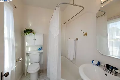 2000 Clinton Ave, Alameda, CA 94501 - Photo 31