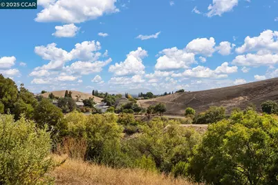 3127 Cherry Valley Cir, Fairfield, CA 94534 - Photo 7