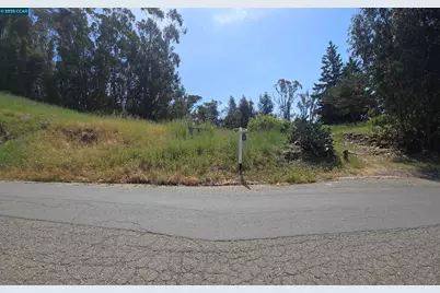 6595 Thorndale Dr, Oakland, CA 94611 - Photo 15