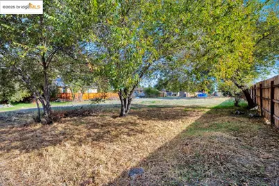 64 Bella Monte Ave, Bay Point, CA 94565 - Photo 17