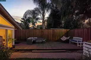 4962 Shadowfalls Dr, Martinez, CA 94553 - Photo 27