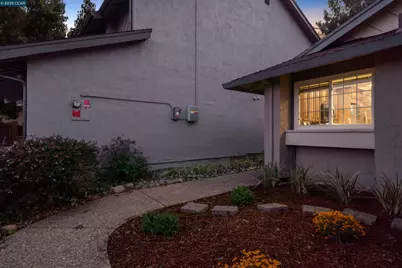 4962 Shadowfalls Dr, Martinez, CA 94553 - Photo 5
