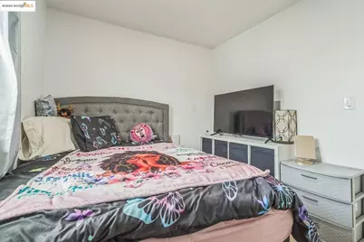 874 Pine St, Oakland, CA 94607 - Photo 21