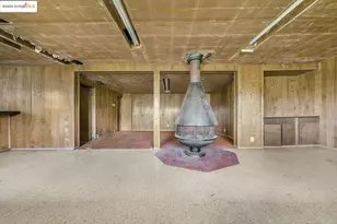 11201 Lochard St, Oakland, CA 94605 - Photo 29