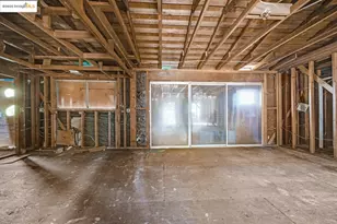 11201 Lochard St, Oakland, CA 94605 - Photo 13