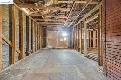 11201 Lochard Street, Oakland, CA 94605 - Photo 7