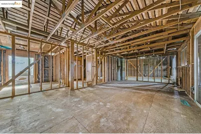 11201 Lochard Street, Oakland, CA 94605 - Photo 15