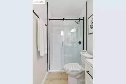 2956 Mullens Dr, Richmond, CA 94806 - Photo 17