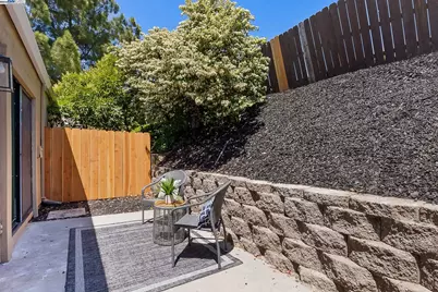 226 Kathy Ellen Dr, Vallejo, CA 94591 - Photo 21