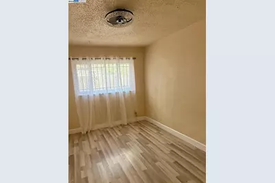 10600 Pippin St, Oakland, CA 94603 - Photo 7
