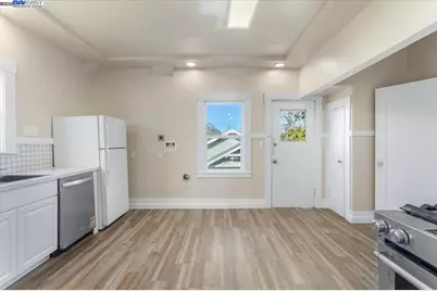 629 Santa Clara Ave., Alameda, CA 94501 - Photo 15