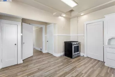 629 Santa Clara Ave., Alameda, CA 94501 - Photo 17