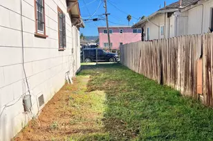 9719 Holly St, Oakland, CA 94603 - Photo 19