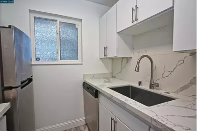 1425 Lakeside Drive #101, Oakland, CA 94612 - Photo 15