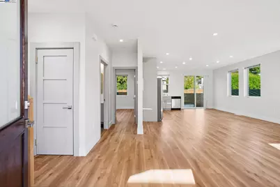 882 61st St, Oakland, CA 94608 - Photo 29