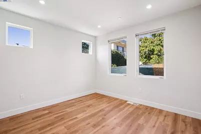 882 61st St, Oakland, CA 94608 - Photo 35